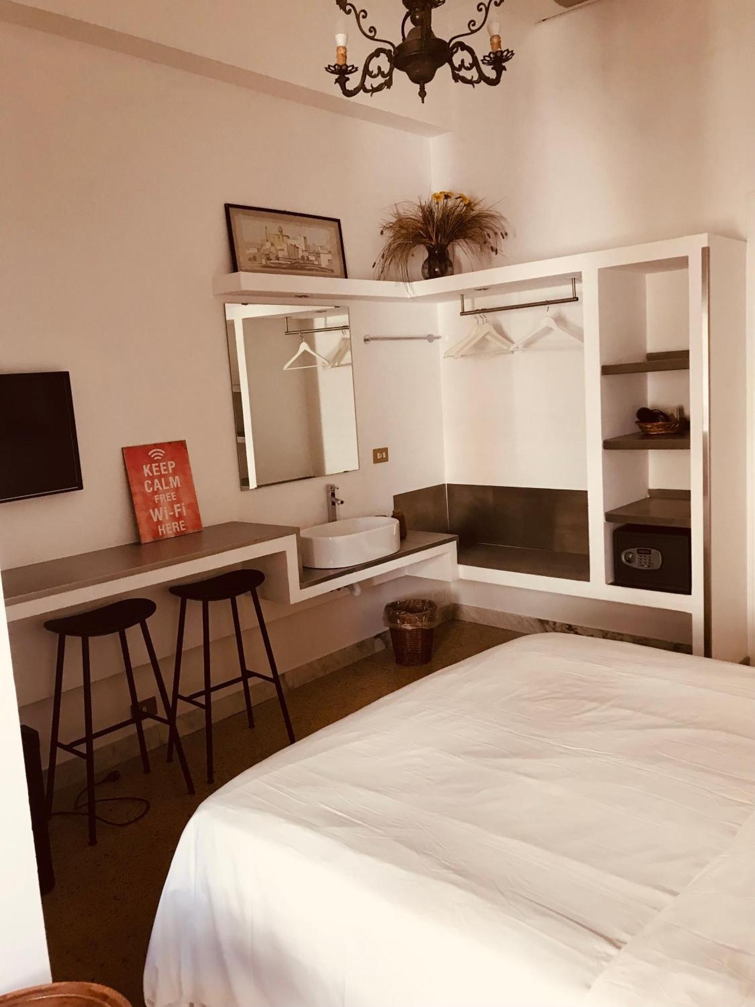 レッチェ Donna Franca Bed & Breakfast エクステリア 写真